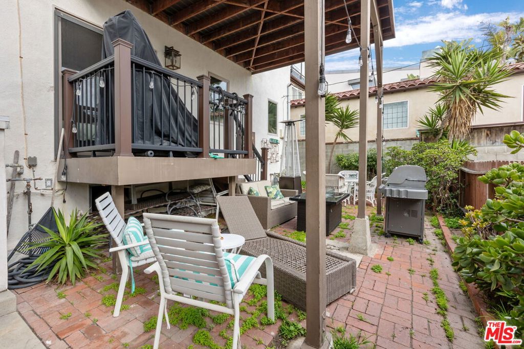 2055 Manhattan Avenue Property Photo 15