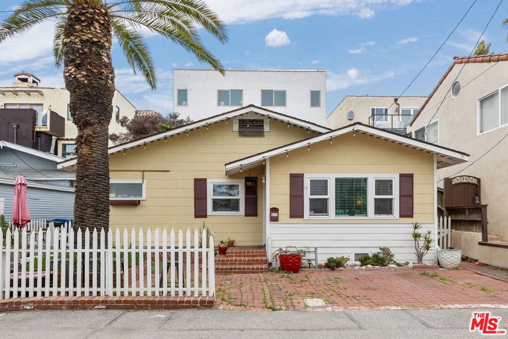 2055 Manhattan Avenue Property Photo 16