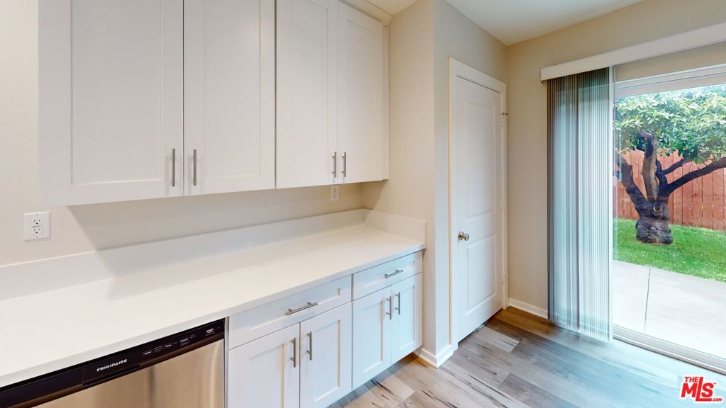 15031 15033 Hartland Street Property Photo 6