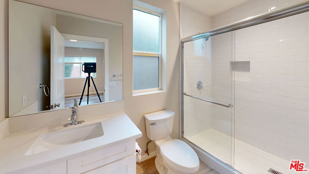 15031 15033 Hartland Street Property Photo 8