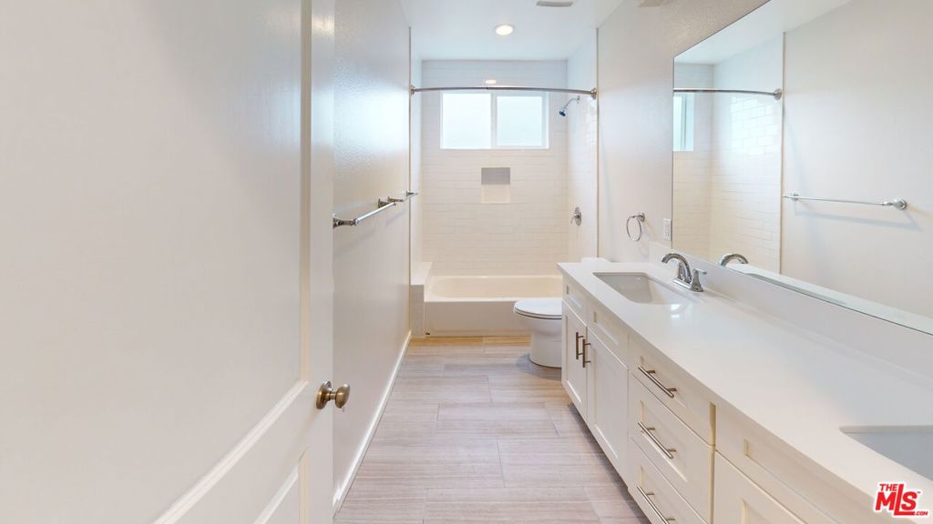 15031 15033 Hartland Street Property Photo 11