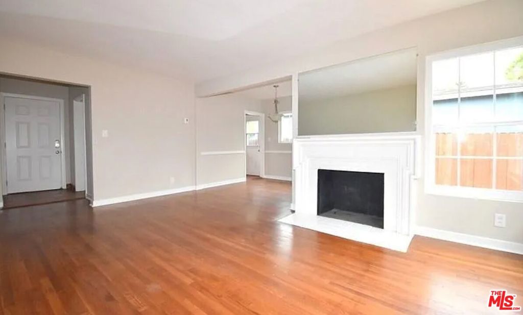 15031 15033 Hartland Street Property Photo 20