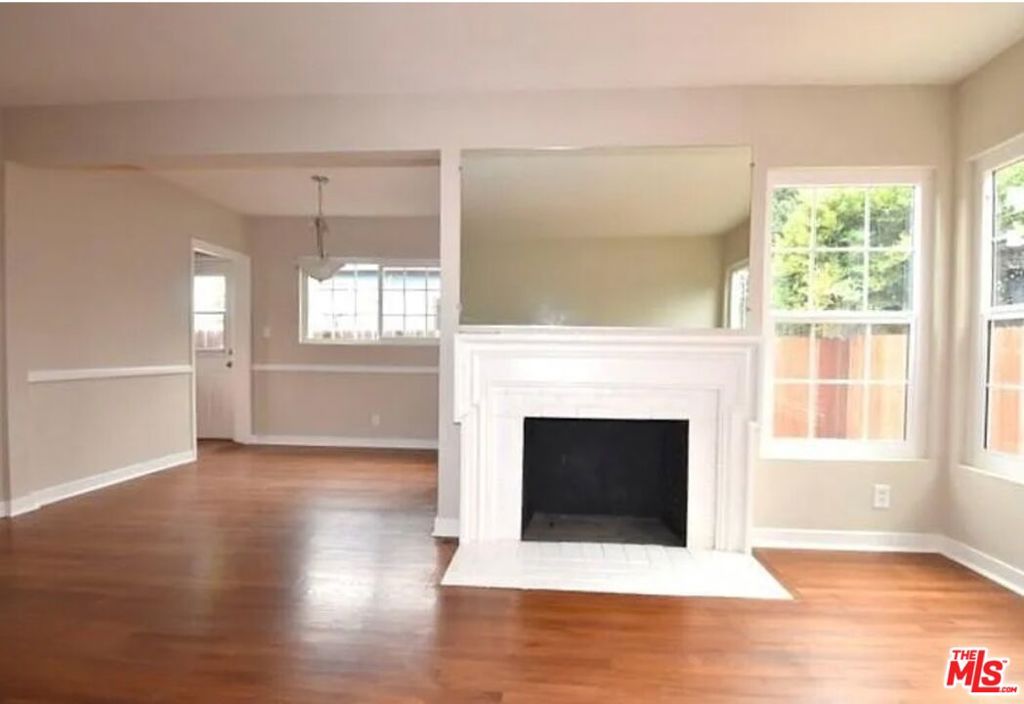 15031 15033 Hartland Street Property Photo 21