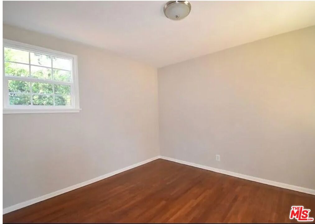 15031 15033 Hartland Street Property Photo 24