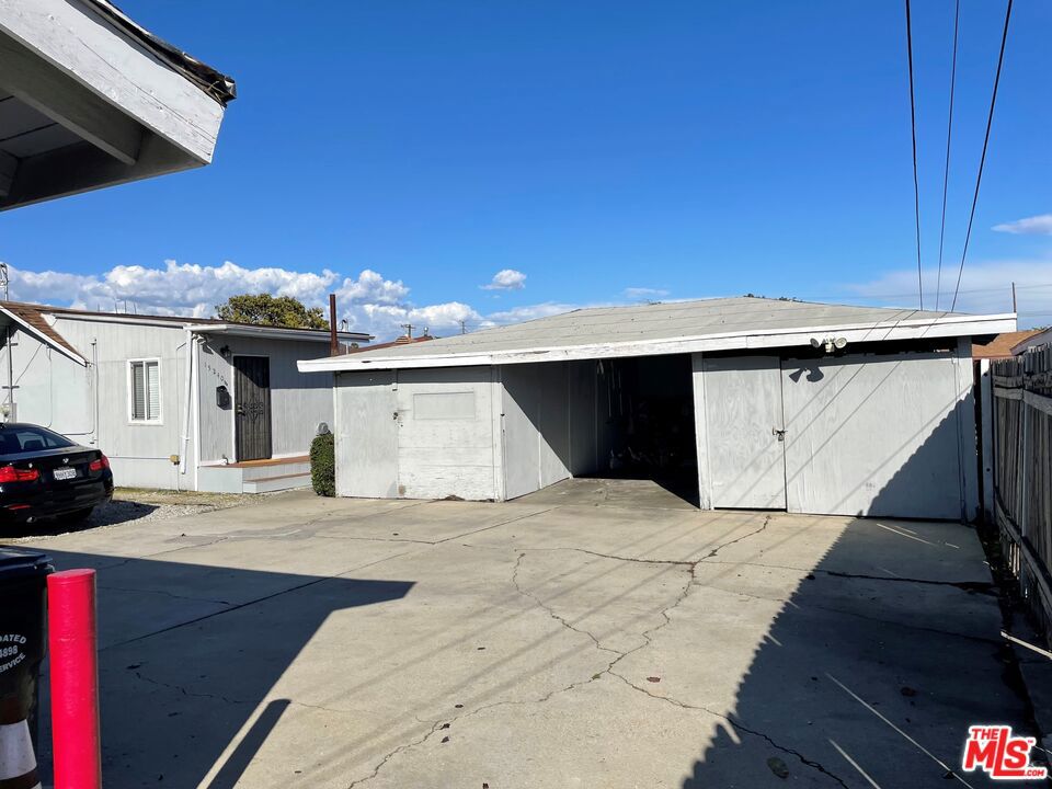 15240 Osage Avenue Property Photo 8