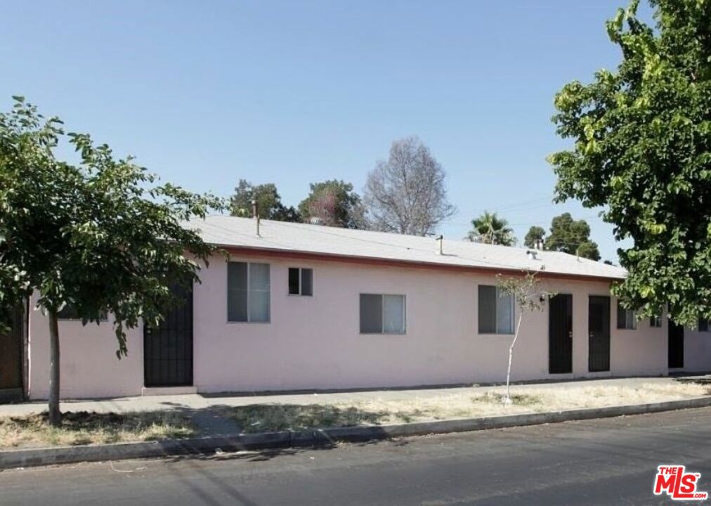 11720 Hart Street Property Photo 2