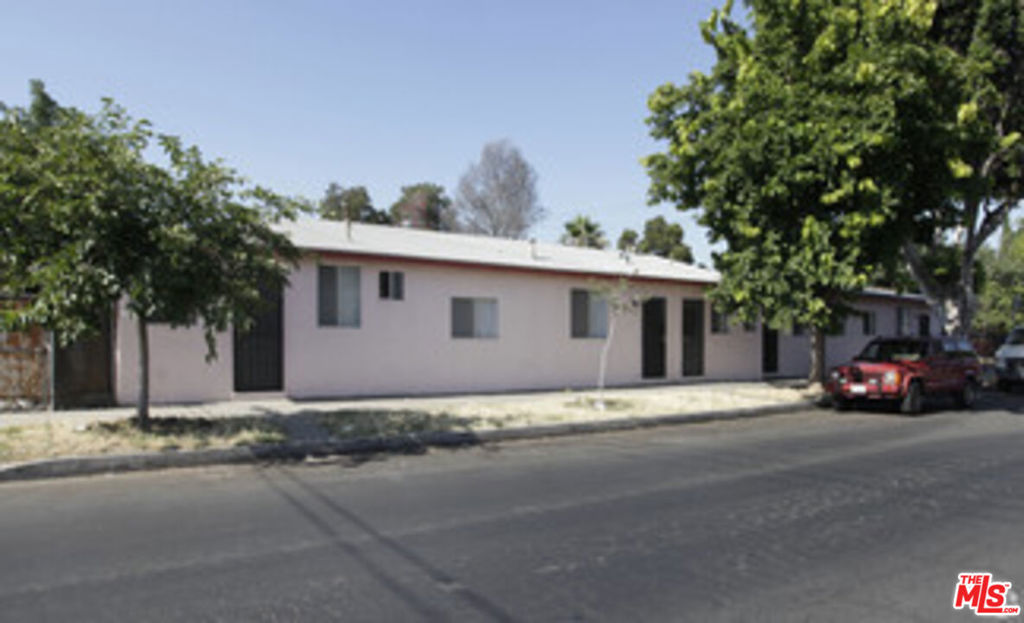 11720 Hart Street Property Photo 3