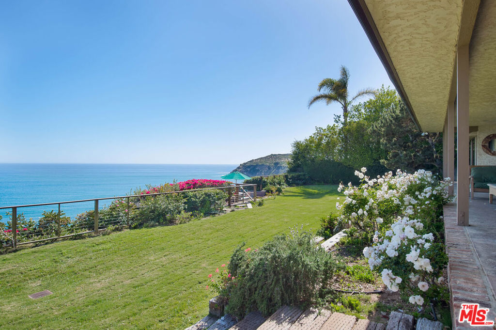 29008 Cliffside Drive Property Photo 4