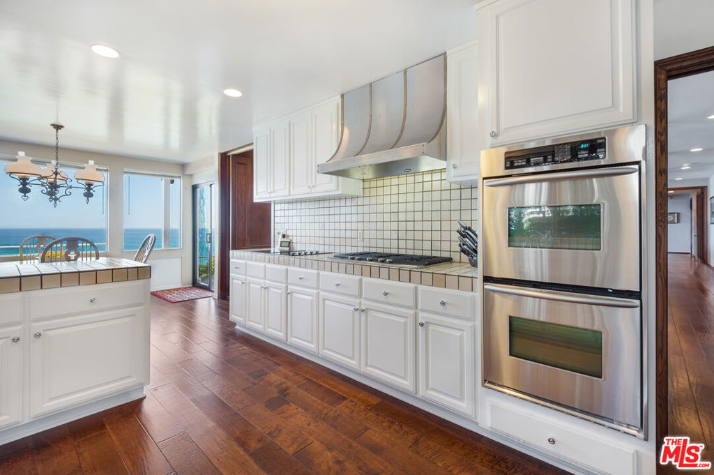 29008 Cliffside Drive Property Photo 8