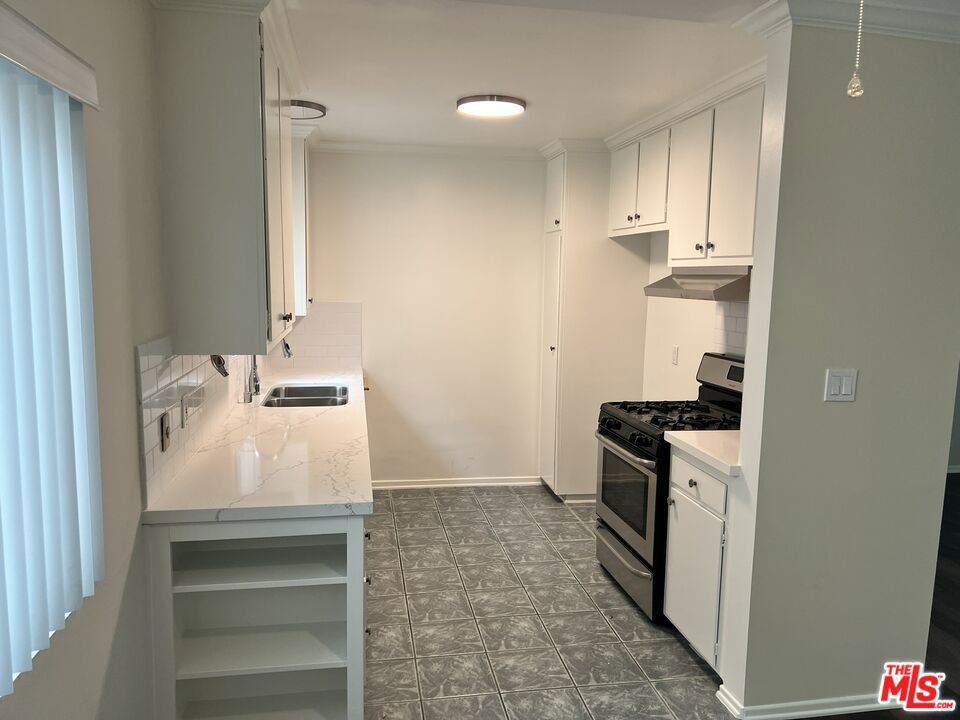 4300 Tujunga Avenue Property Photo 6