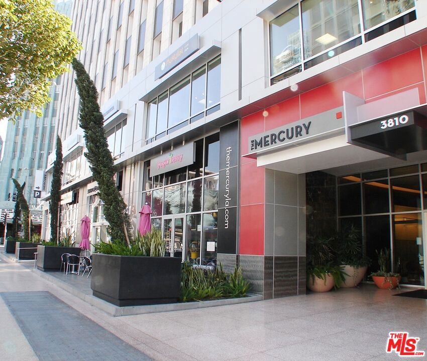 3810 Wilshire Boulevard 2009 Property Photo