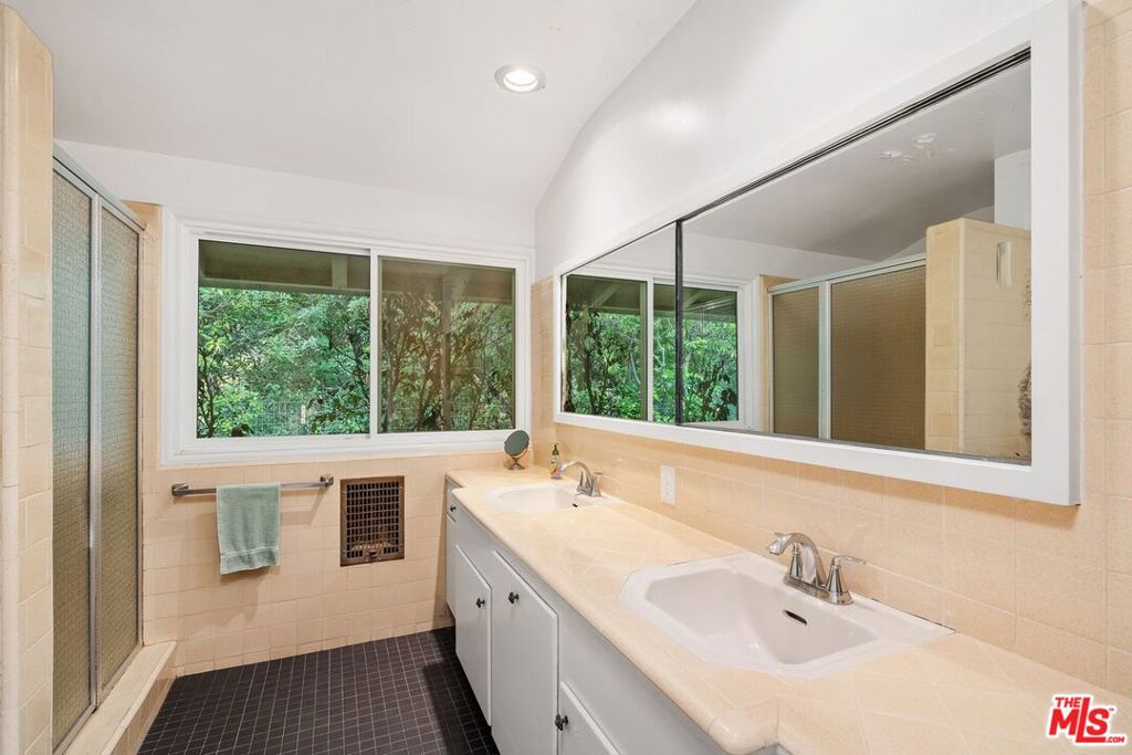 1809 Melhill Way Property Photo 18