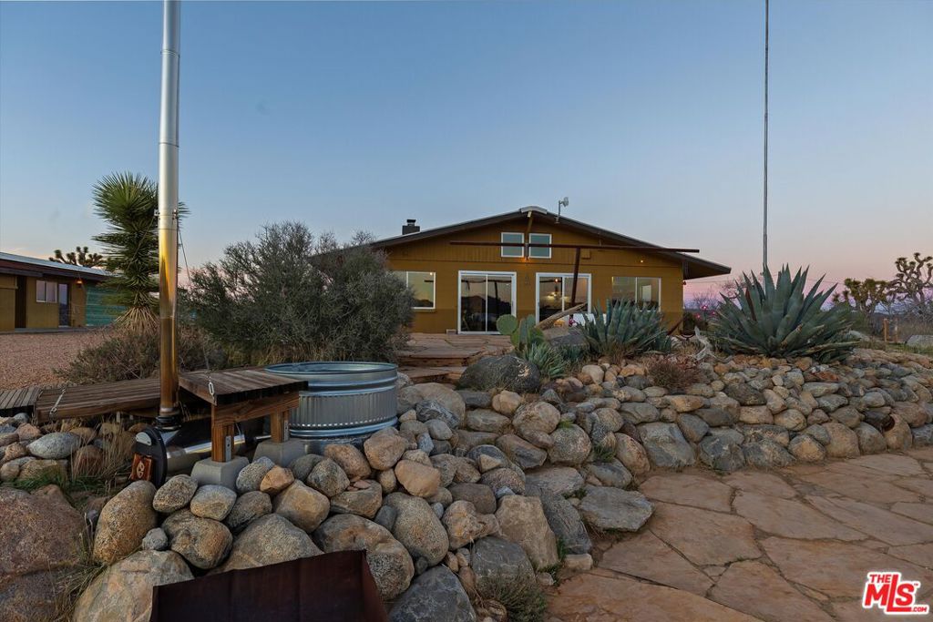 2680 Vine Avenue Property Photo 1