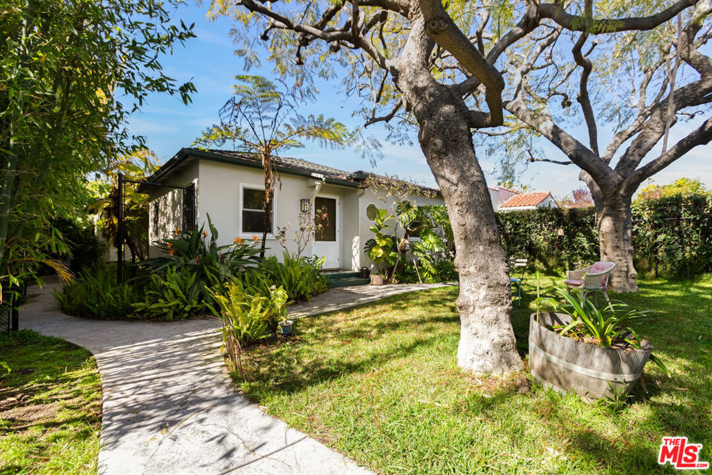 1453 Centinela Avenue Property Photo 1