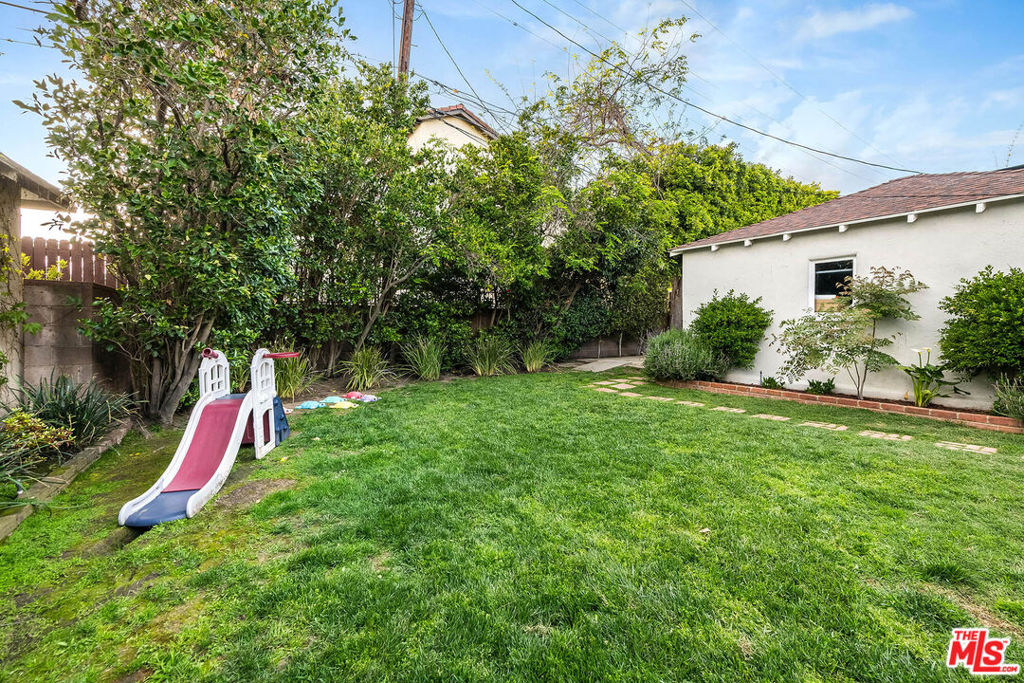 4067 Wilkinson Avenue Property Photo 22