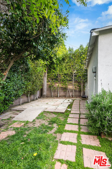 4067 Wilkinson Avenue Property Photo 25
