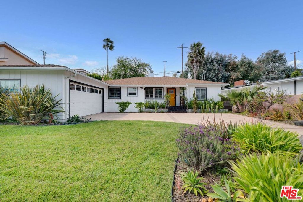6111 S Le Doux Road Property Photo
