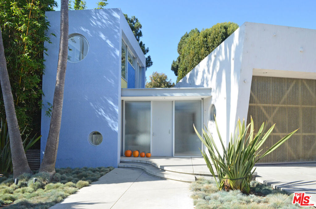 511 Almar Avenue Property Photo 2