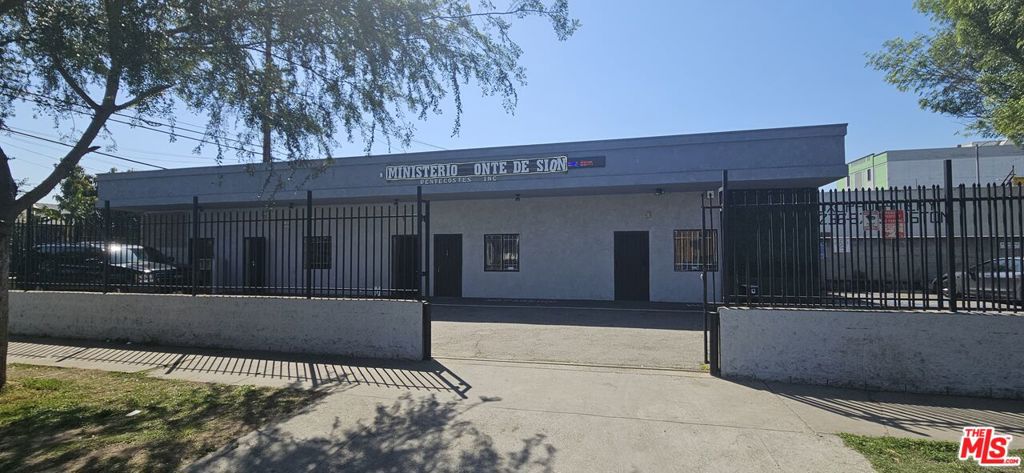 5500 S Western Avenue Property Photo 1