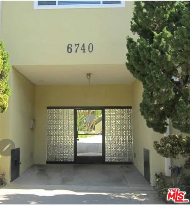 6740 Springpark Avenue 210 Property Photo