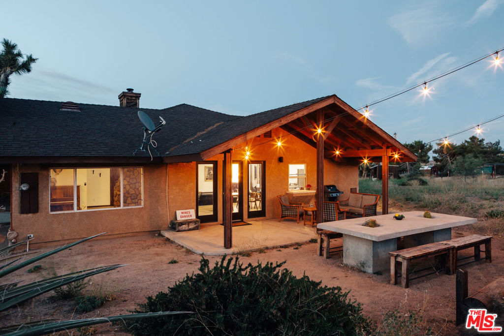 5433 William S Hart Road Property Photo 1
