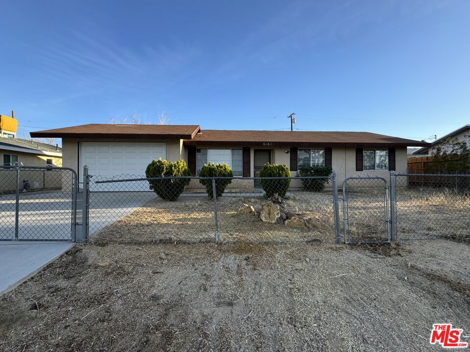 61627 Capilla Drive Property Photo 1