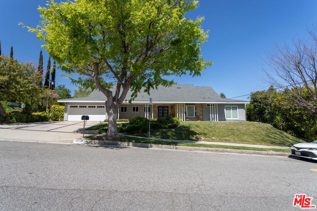 23721 Mariano Street Property Photo 1