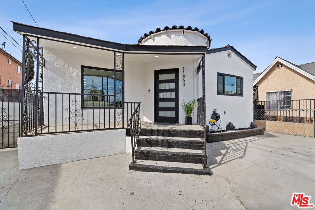11863 Avalon Boulevard Property Photo 1