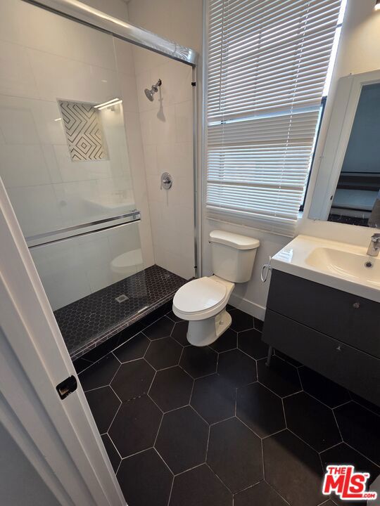 1334 W 22nd Street 1 Property Photo 8