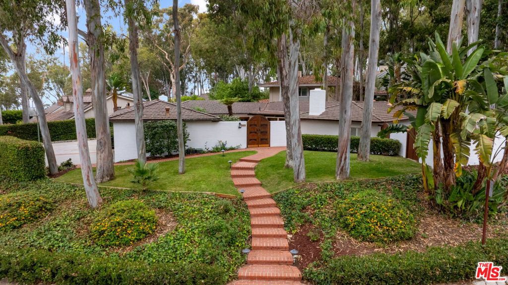 2421 Via Anita Property Photo