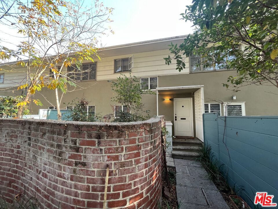 5162 1/2 Village Green Property Photo 1
