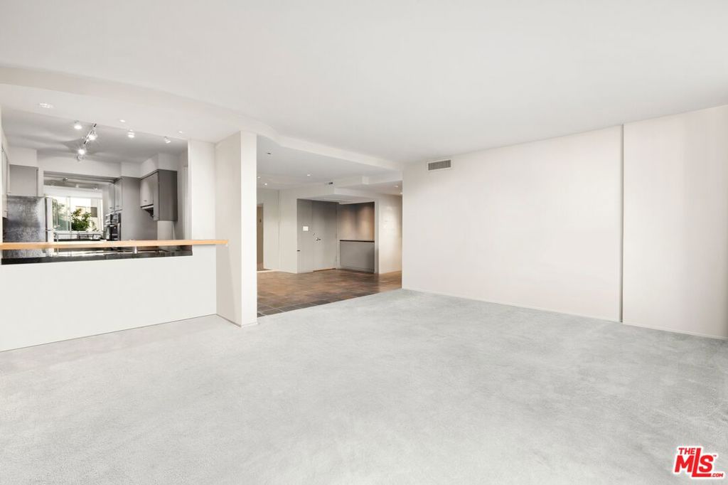 8787 Shoreham Drive 503 Property Photo 6