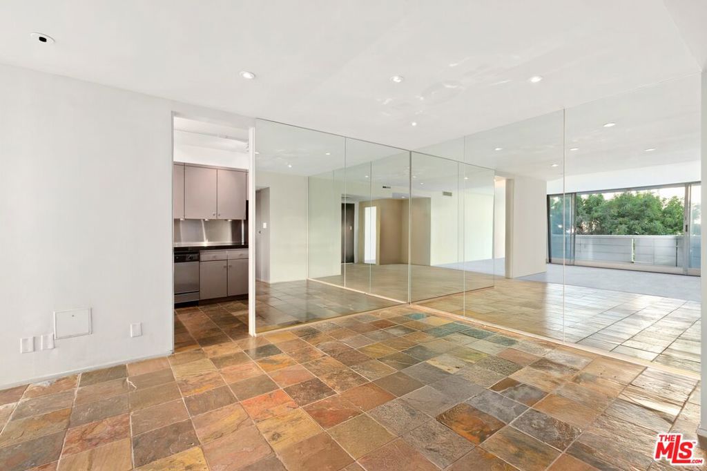 8787 Shoreham Drive 503 Property Photo 10
