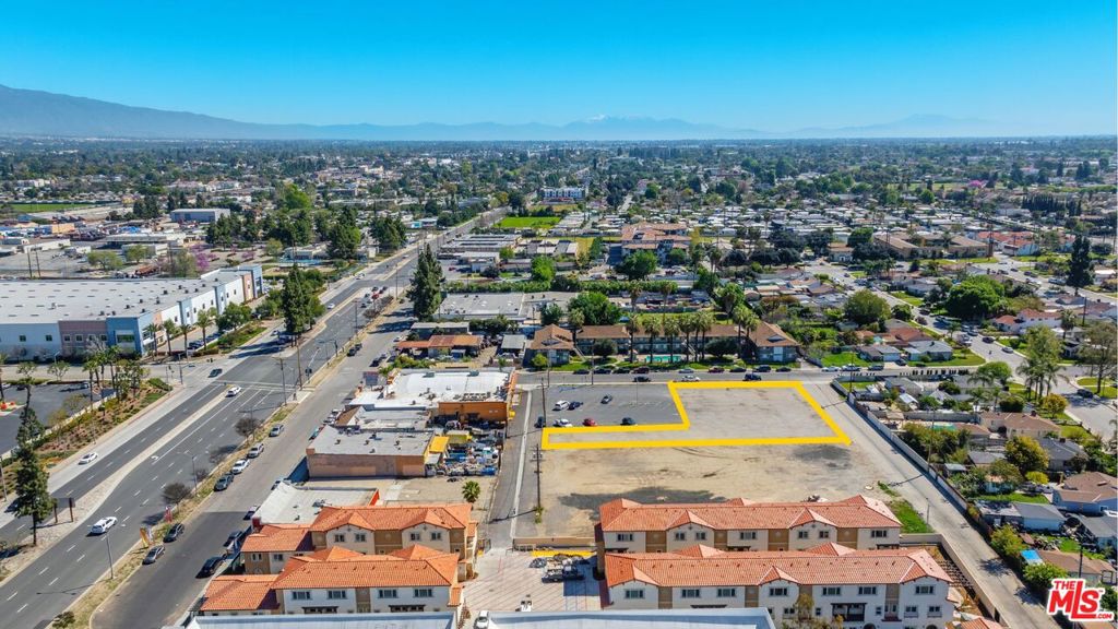 1600 W Mission Boulevard Property Photo 7
