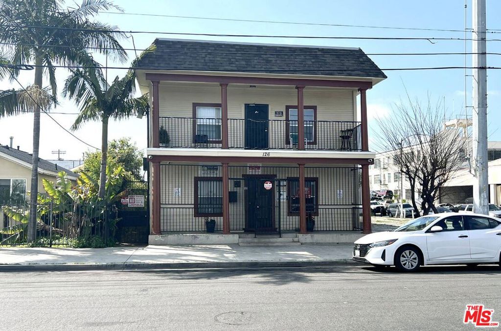 126 W D Street Property Photo 1