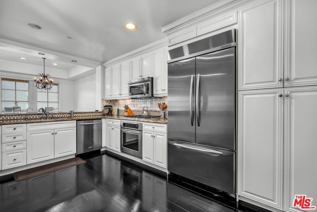 6241 Crescent Parkway 407 Property Photo 16