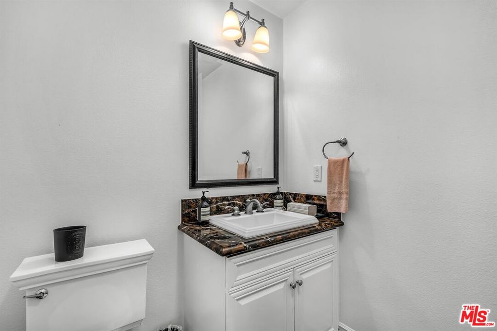 6241 Crescent Parkway 407 Property Photo 20