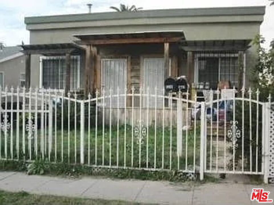 1241 S Muirfield Road Property Photo 1