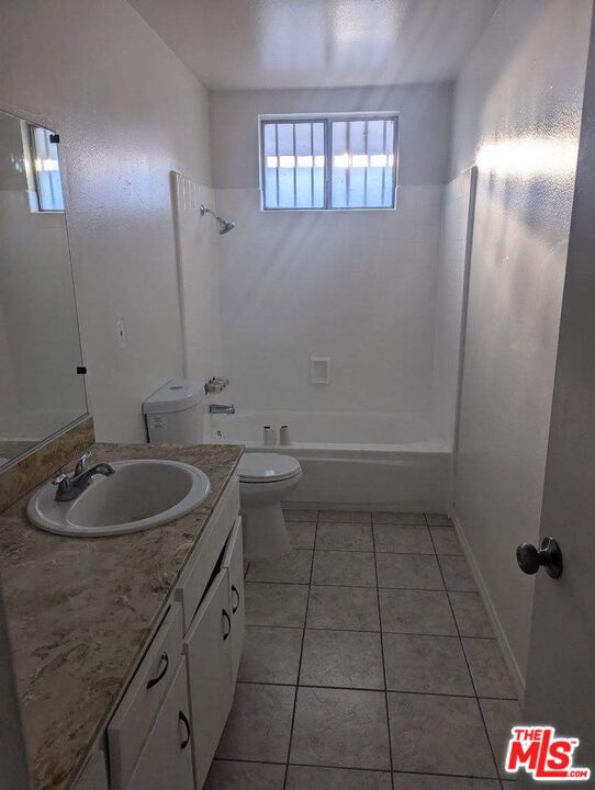 2138 E Avenue Q6 Property Photo 11