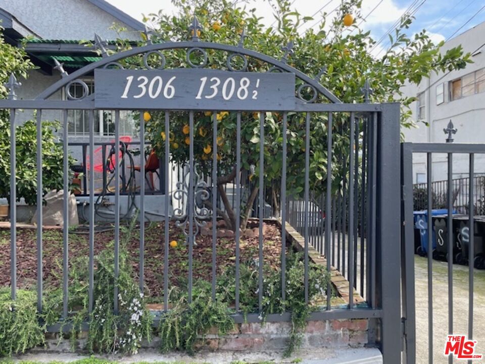 1306 Talmadge Street Property Photo 2
