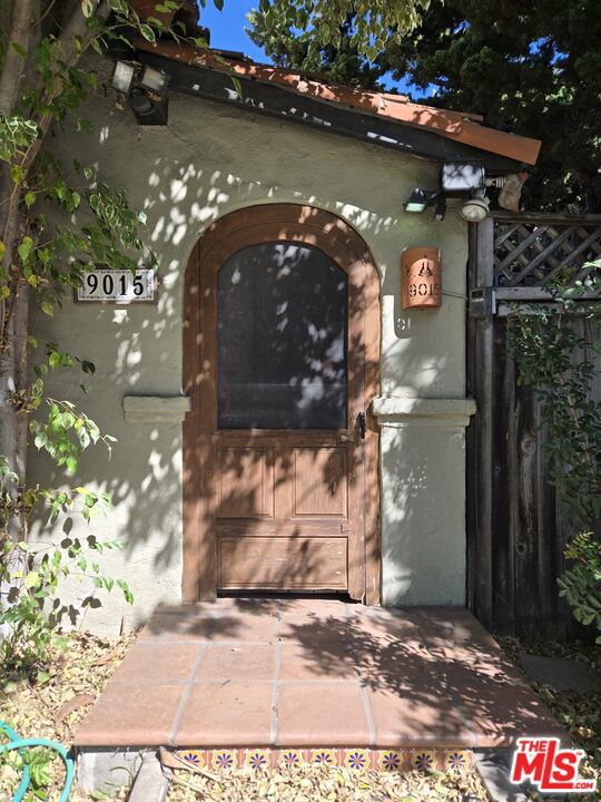 9015 Beverlywood Street Property Photo 3