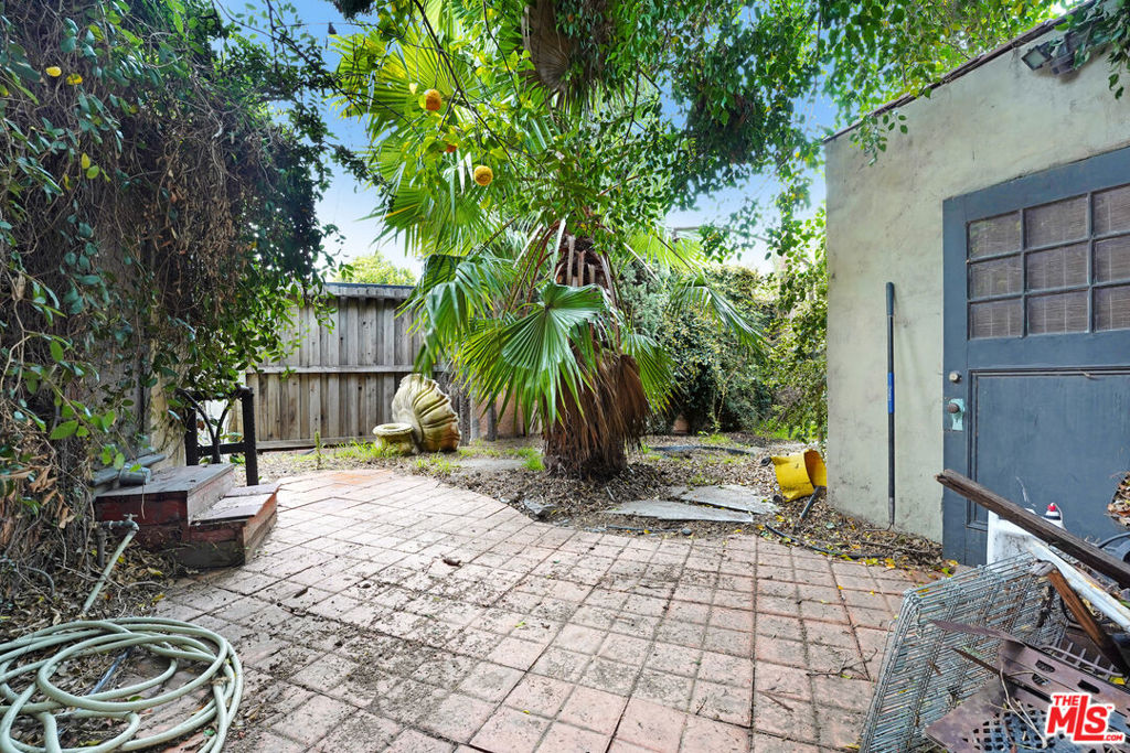 9015 Beverlywood Street Property Photo 16