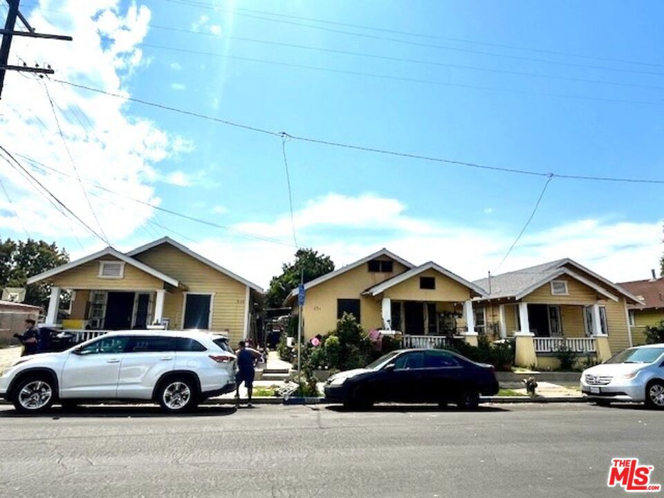 820 Aragon Avenue Property Photo