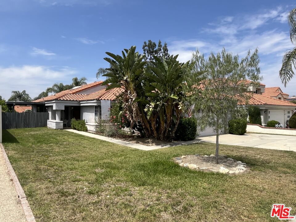 941 Kensington Drive Property Photo 1