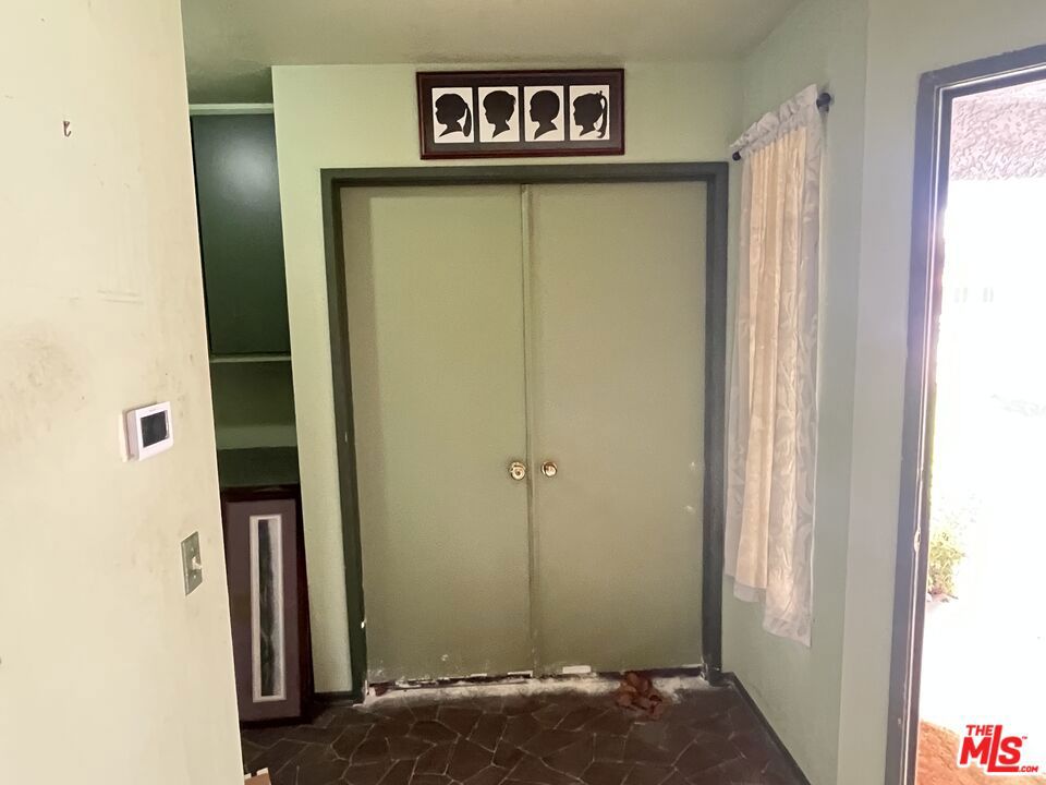 941 Kensington Drive Property Photo 11