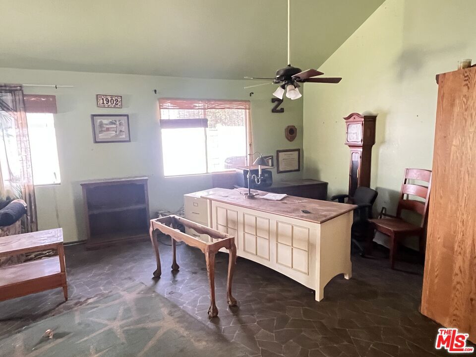 941 Kensington Drive Property Photo 12