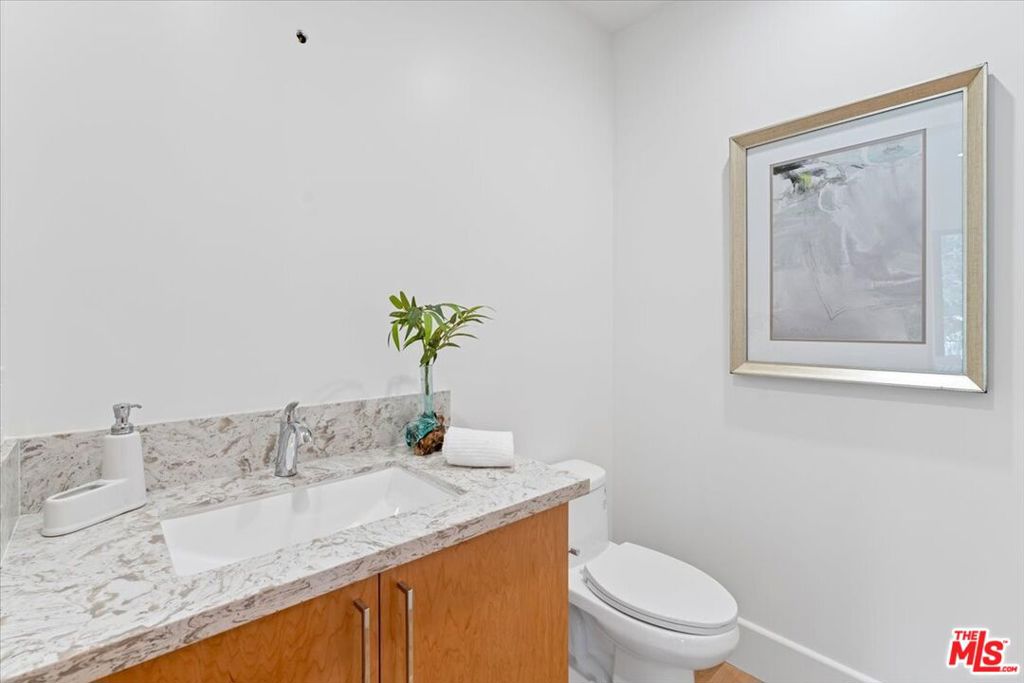 2108 Barry Avenue Property Photo 30