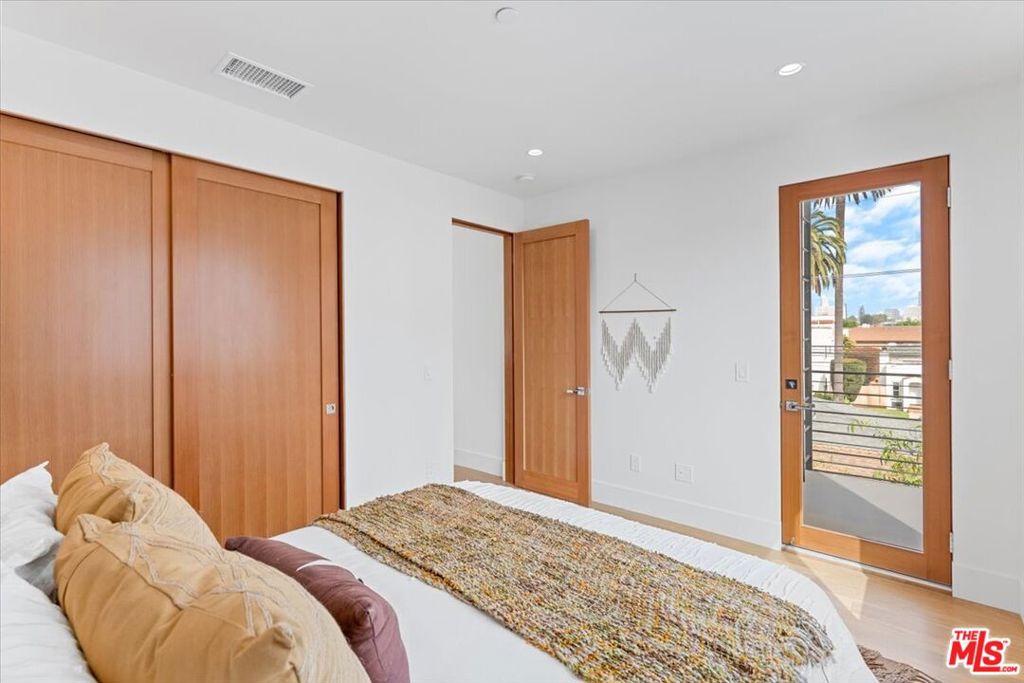 2108 Barry Avenue Property Photo 40