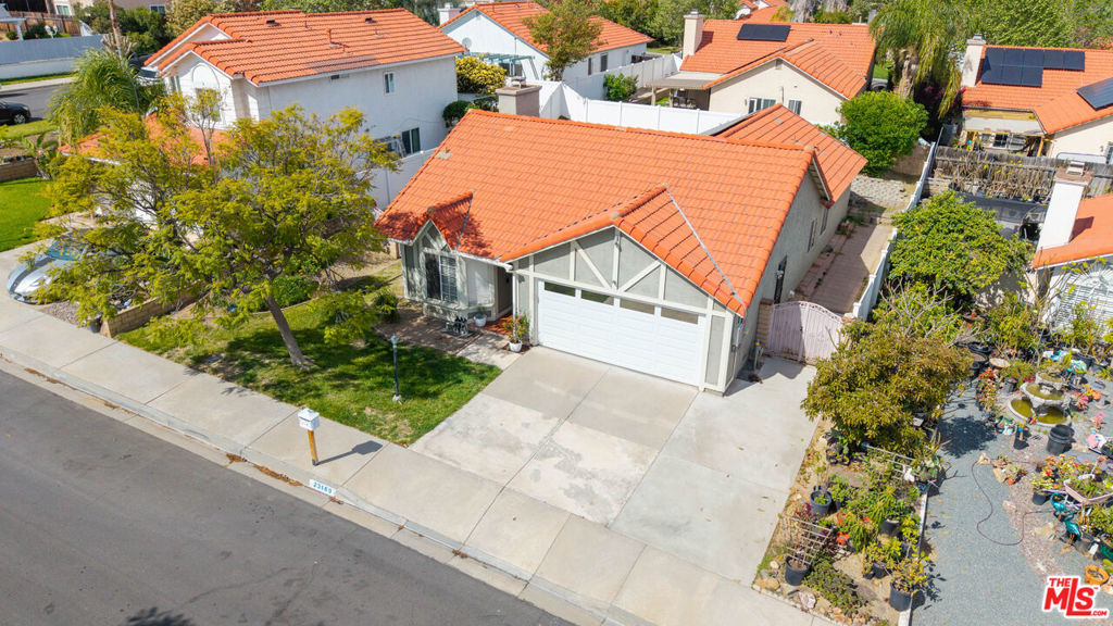 23169 Claystone Avenue Property Photo 8