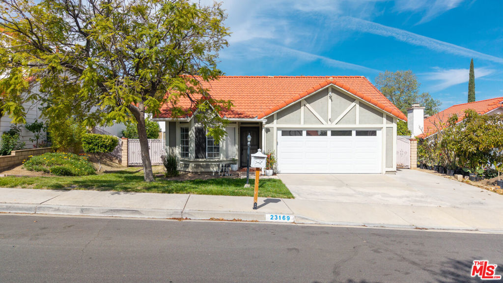 23169 Claystone Avenue Property Photo 10